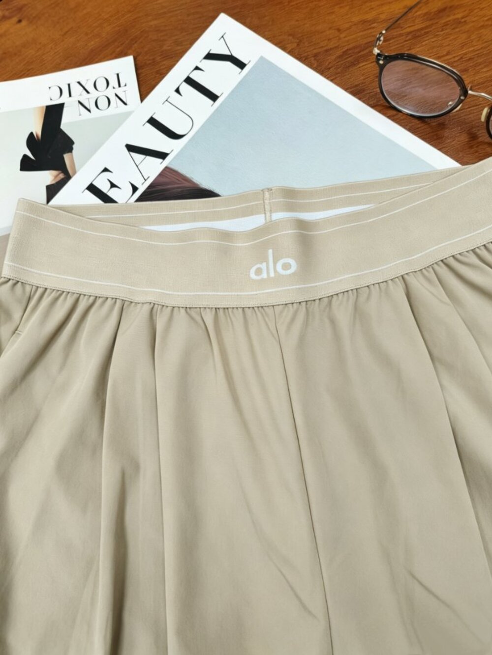 Authentic🎇ALO Yoga Suit Up Trouser Gravel Color (Regular)🥨 - Picture 4 of 7
